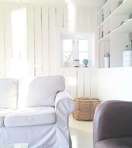 The Boathouse بيت ضيافة Rakvag